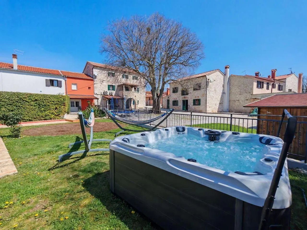 Villa Antonci-18, Pool, 3 Houses, Jacuzzi, Private Territory  Antonci (Porec)