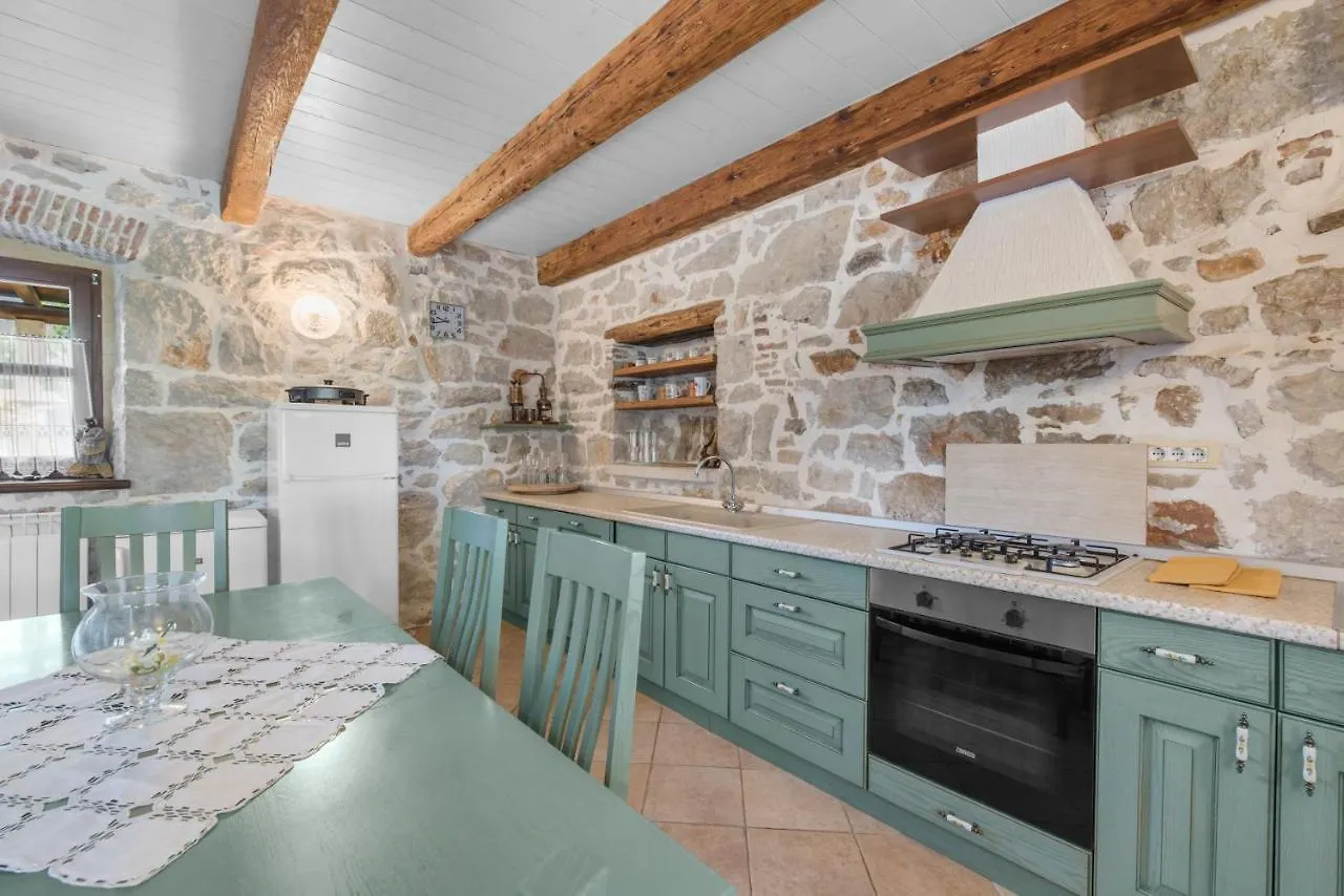 Villa Antonci-18, Pool, 3 Houses, Jacuzzi, Private Territory Croatia