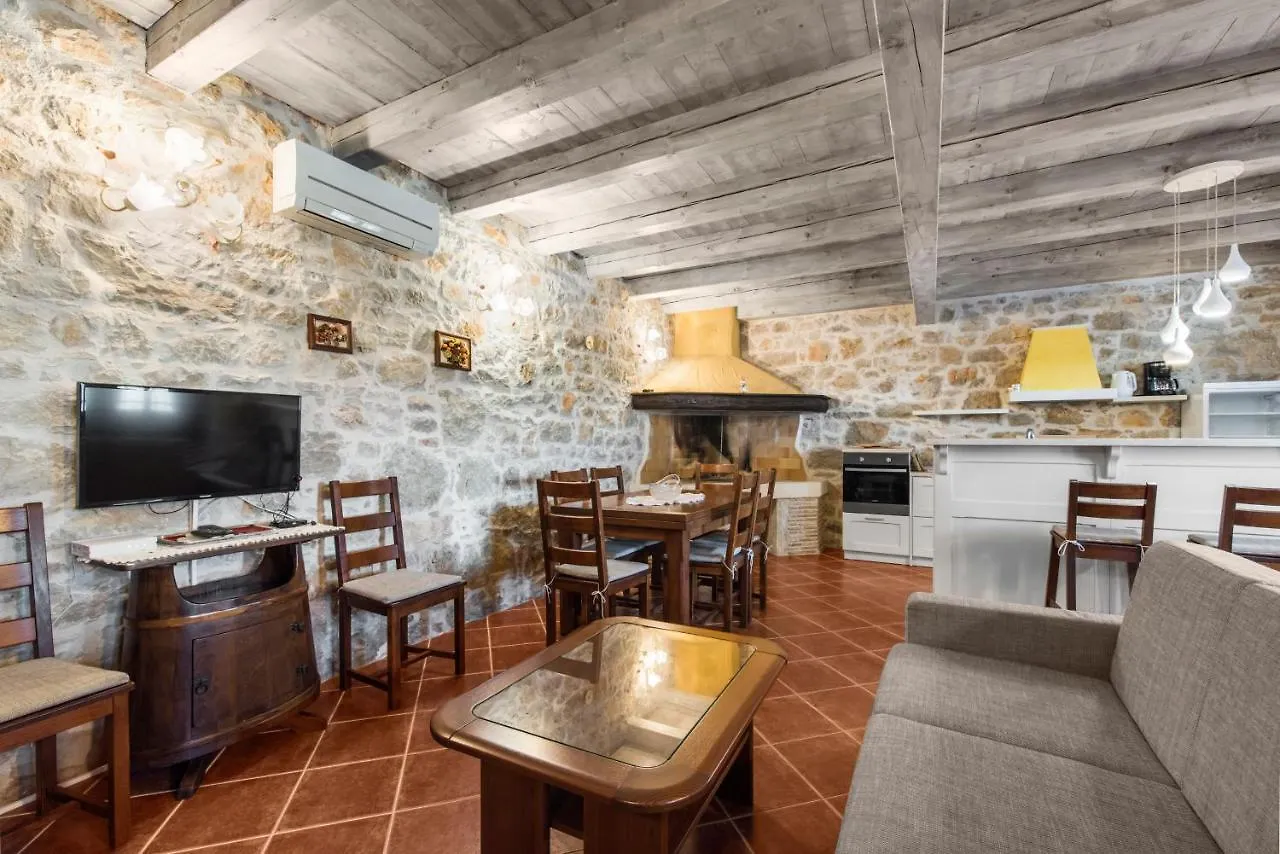 Villa Antonci-18, Pool, 3 Houses, Jacuzzi, Private Territory