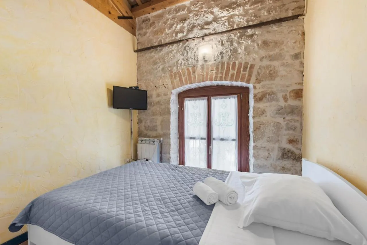 Villa Antonci-18, Pool, 3 Houses, Jacuzzi, Private Territory